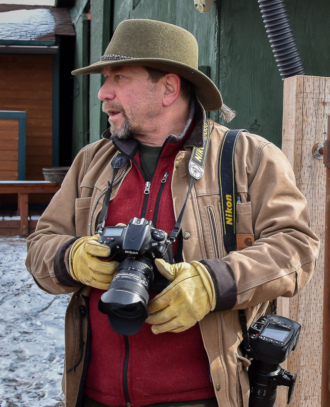 colorado photographer matt lit photographing western horse rescue