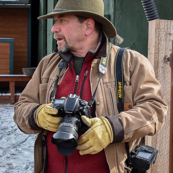 colorado photographer matt lit photographing western horse rescue